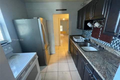 Casa en alquiler en Fort Lauderdale, Florida, 4 dormitorios, 93.65 m2 № 1998749 - foto 5