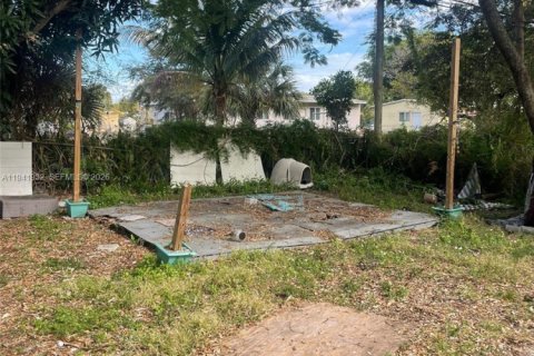 Casa en alquiler en Fort Lauderdale, Florida, 4 dormitorios, 93.65 m2 № 1998749 - foto 11