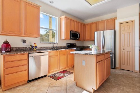 House in Kissimmee, Florida 3 bedrooms, 209.87 sq.m. № 2208379 - photo 18