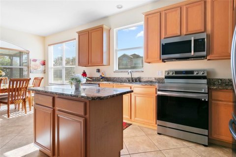 House in Kissimmee, Florida 3 bedrooms, 209.87 sq.m. № 2208379 - photo 21