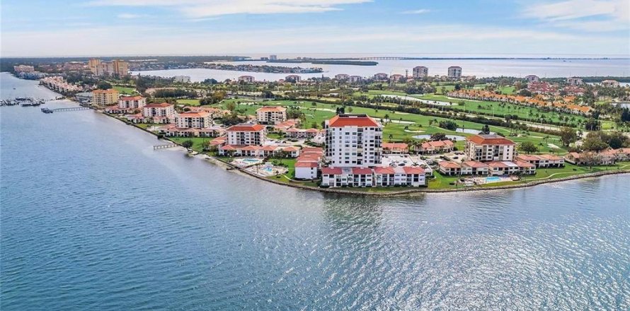 Condo à Saint Petersburg, Floride, 2 chambres  № 1659210