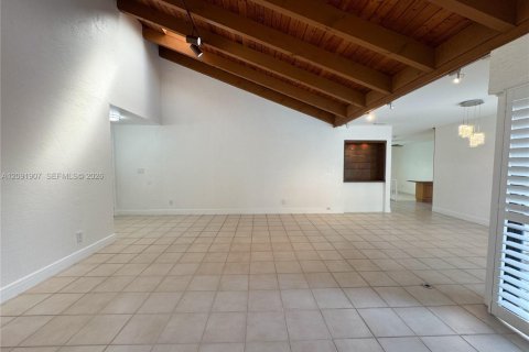 Villa ou maison à louer à Hollywood, Floride: 3 chambres, 189.8 m2 № 2385000 - photo 6