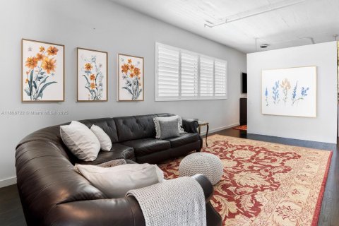 Condominio en venta en Miami Beach, Florida, 2 dormitorios, 94.57 m2 № 1755710 - foto 2