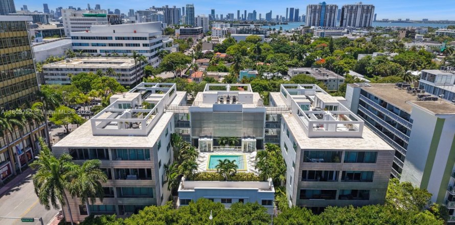 Condominio en Miami Beach, Florida, 2 dormitorios № 1755710