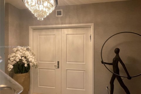 Condominio en alquiler en Hollywood, Florida, 3 dormitorios, 244.05 m2 № 2037547 - foto 2