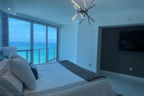 Condominio en alquiler en Hollywood, Florida, 3 dormitorios, 244.05 m2 № 2037547 - foto 20