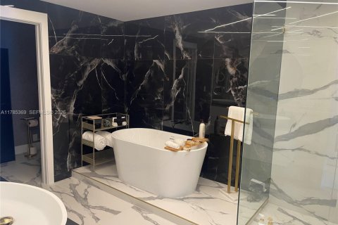 Condominio en alquiler en Hollywood, Florida, 3 dormitorios, 244.05 m2 № 2037547 - foto 26