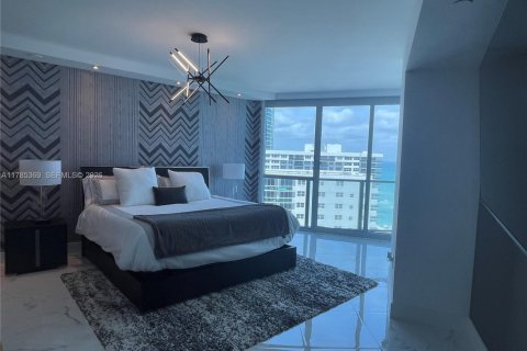 Condominio en alquiler en Hollywood, Florida, 3 dormitorios, 244.05 m2 № 2037547 - foto 21