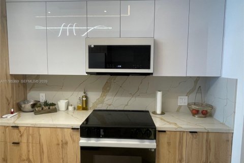 Condominio en alquiler en Hollywood, Florida, 3 dormitorios, 244.05 m2 № 2037547 - foto 15