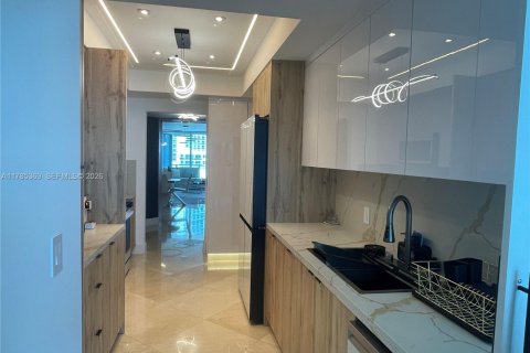 Condominio en alquiler en Hollywood, Florida, 3 dormitorios, 244.05 m2 № 2037547 - foto 16