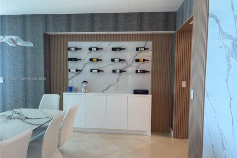 Condominio en alquiler en Hollywood, Florida, 3 dormitorios, 244.05 m2 № 2037547 - foto 4