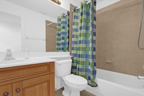 Adosado en venta en Tampa, Florida, 3 dormitorios, 235.97 m2 № 1566096 - foto 9