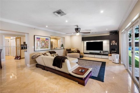 Купить виллу или дом в Майами, Флорида 5 спален, 238.2м2, № 1968620 - фото 16