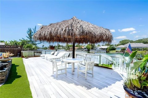 Купить виллу или дом в Майами, Флорида 5 спален, 238.2м2, № 1968620 - фото 9