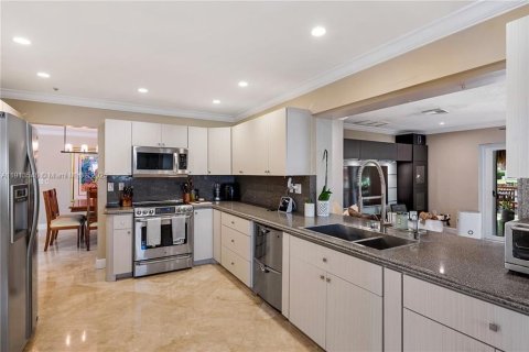 Купить виллу или дом в Майами, Флорида 5 спален, 238.2м2, № 1968620 - фото 5