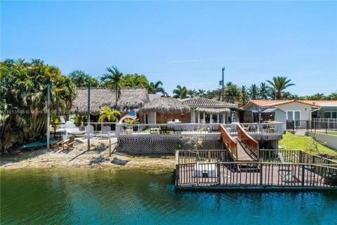 Купить виллу или дом в Майами, Флорида 5 спален, 238.2м2, № 1968620 - фото 3