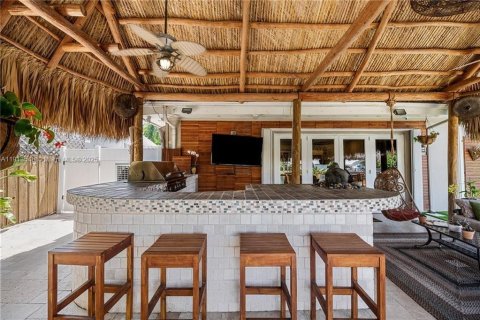 Купить виллу или дом в Майами, Флорида 5 спален, 238.2м2, № 1968620 - фото 2