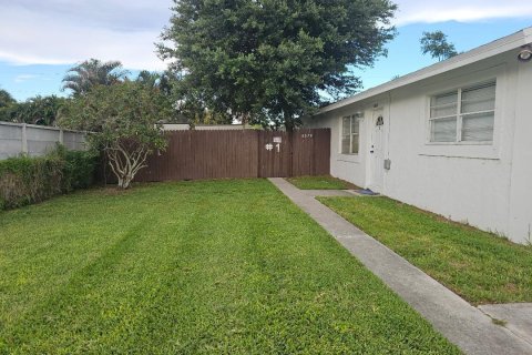 Townhouse in Palm Beach Gardens, Florida 3 bedrooms, 111.48 sq.m. № 2260151