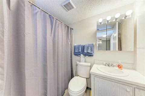 Condo in Bradenton, Florida, 2 bedrooms  № 1190121 - photo 28