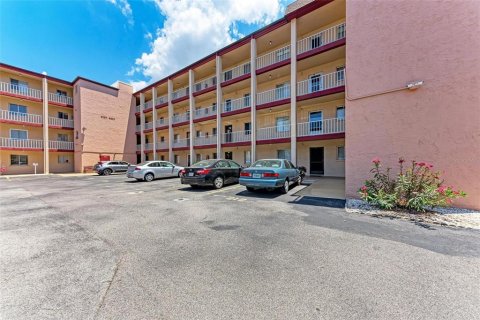Condo in Bradenton, Florida, 2 bedrooms  № 1190121 - photo 3