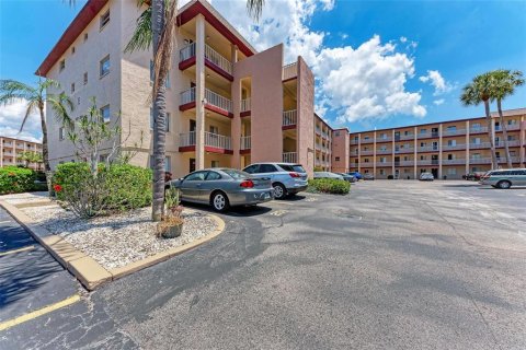 Condo in Bradenton, Florida, 2 bedrooms  № 1190121 - photo 1