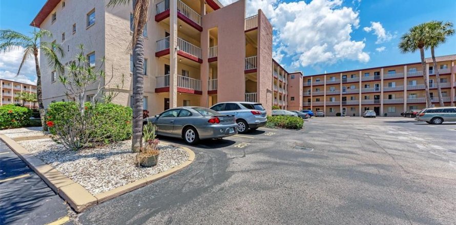 Condo in Bradenton, Florida, 2 bedrooms № 1190121
