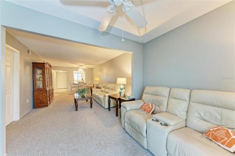 Condo in Bradenton, Florida, 2 bedrooms  № 1190121 - photo 13