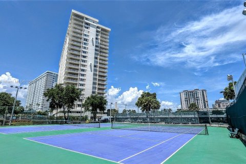 Condo in Sunny Isles Beach, Florida, 3 bedrooms  № 1893488 - photo 5