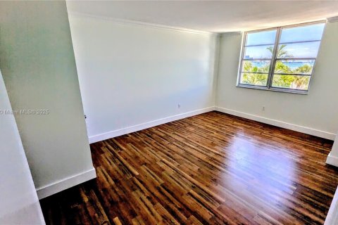 Condo in Sunny Isles Beach, Florida, 3 bedrooms  № 1893488 - photo 17
