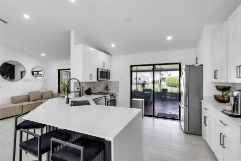 House in Deerfield Beach, Florida 3 bedrooms № 2062516 - photo 11