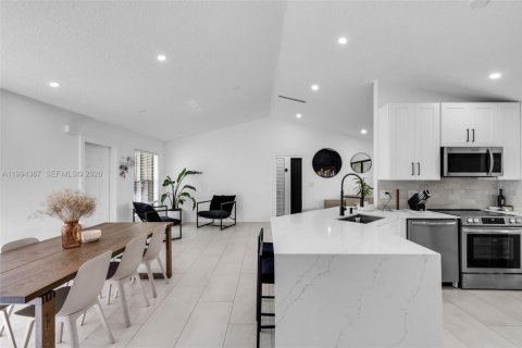 House in Deerfield Beach, Florida 3 bedrooms № 2062516 - photo 17