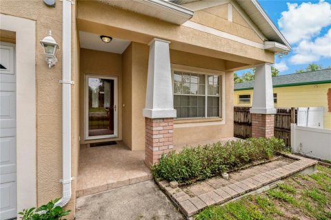 Casa en venta en Tampa, Florida, 4 dormitorios, 212.37 m2 № 1773923 - foto 2
