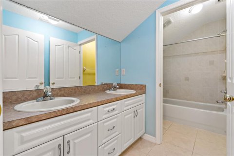 Casa en venta en Tampa, Florida, 4 dormitorios, 212.37 m2 № 1773923 - foto 25