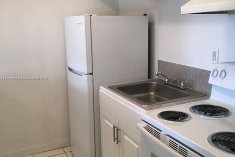 Condo in Miami Gardens, Florida  № 1881802 - photo 4