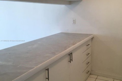 Condo in Miami Gardens, Florida  № 1881802 - photo 2