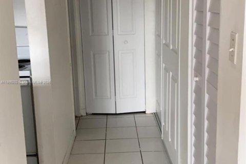 Condo in Miami Gardens, Florida  № 1881802 - photo 6