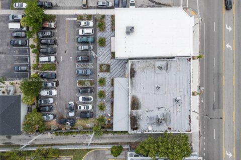 Commercial property in Hollywood, Florida № 1986195 - photo 2