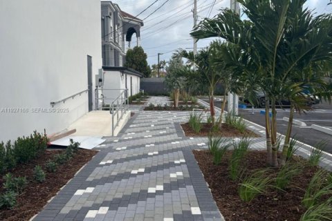 Commercial property in Hollywood, Florida № 1986195 - photo 21