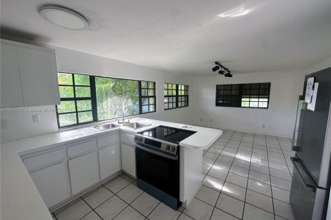 Appartement à louer à Miami, Floride: 1 chambre, 345.04 m2 № 1925694 - photo 1