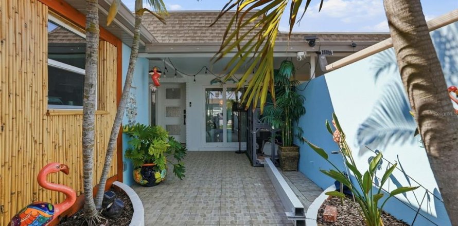 Condominio en Saint Petersburg, Florida, 2 dormitorios  № 2097438