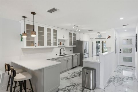 Condominio en alquiler en Saint Petersburg, Florida, 2 dormitorios, 130.06 m2 № 2097438 - foto 8
