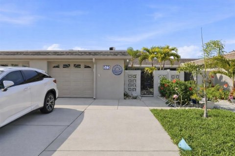 Condominio en alquiler en Saint Petersburg, Florida, 2 dormitorios, 130.06 m2 № 2097438 - foto 3
