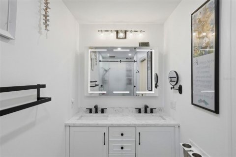 Condominio en alquiler en Saint Petersburg, Florida, 2 dormitorios, 130.06 m2 № 2097438 - foto 18