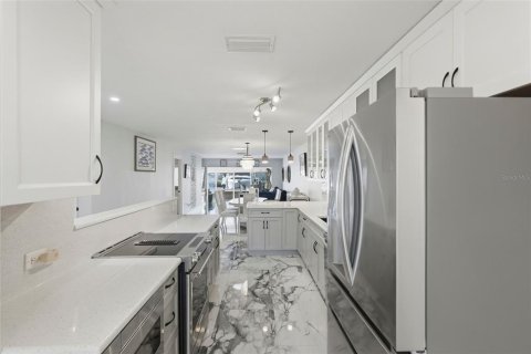 Condominio en alquiler en Saint Petersburg, Florida, 2 dormitorios, 130.06 m2 № 2097438 - foto 10