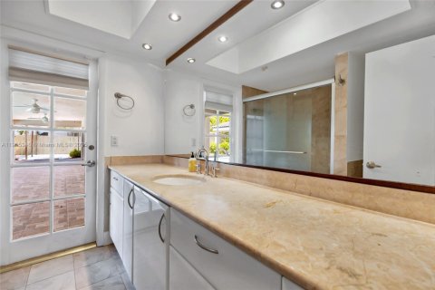 Villa ou maison à vendre à Palmetto Bay, Floride: 4 chambres, 277.59 m2 № 1966509 - photo 18