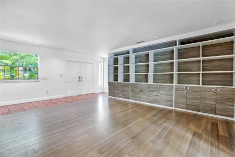 Villa ou maison à vendre à Palmetto Bay, Floride: 4 chambres, 277.59 m2 № 1966509 - photo 13