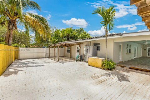 Villa ou maison à vendre à Palmetto Bay, Floride: 4 chambres, 277.59 m2 № 1966509 - photo 6