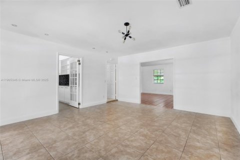 Villa ou maison à vendre à Palmetto Bay, Floride: 4 chambres, 277.59 m2 № 1966509 - photo 29