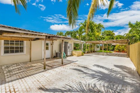 Villa ou maison à vendre à Palmetto Bay, Floride: 4 chambres, 277.59 m2 № 1966509 - photo 4