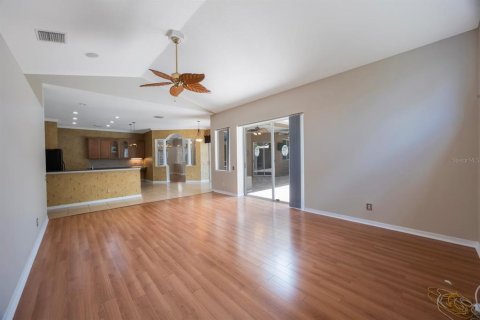 House in Lutz, Florida 4 bedrooms, 240.15 sq.m. № 1776808 - photo 25